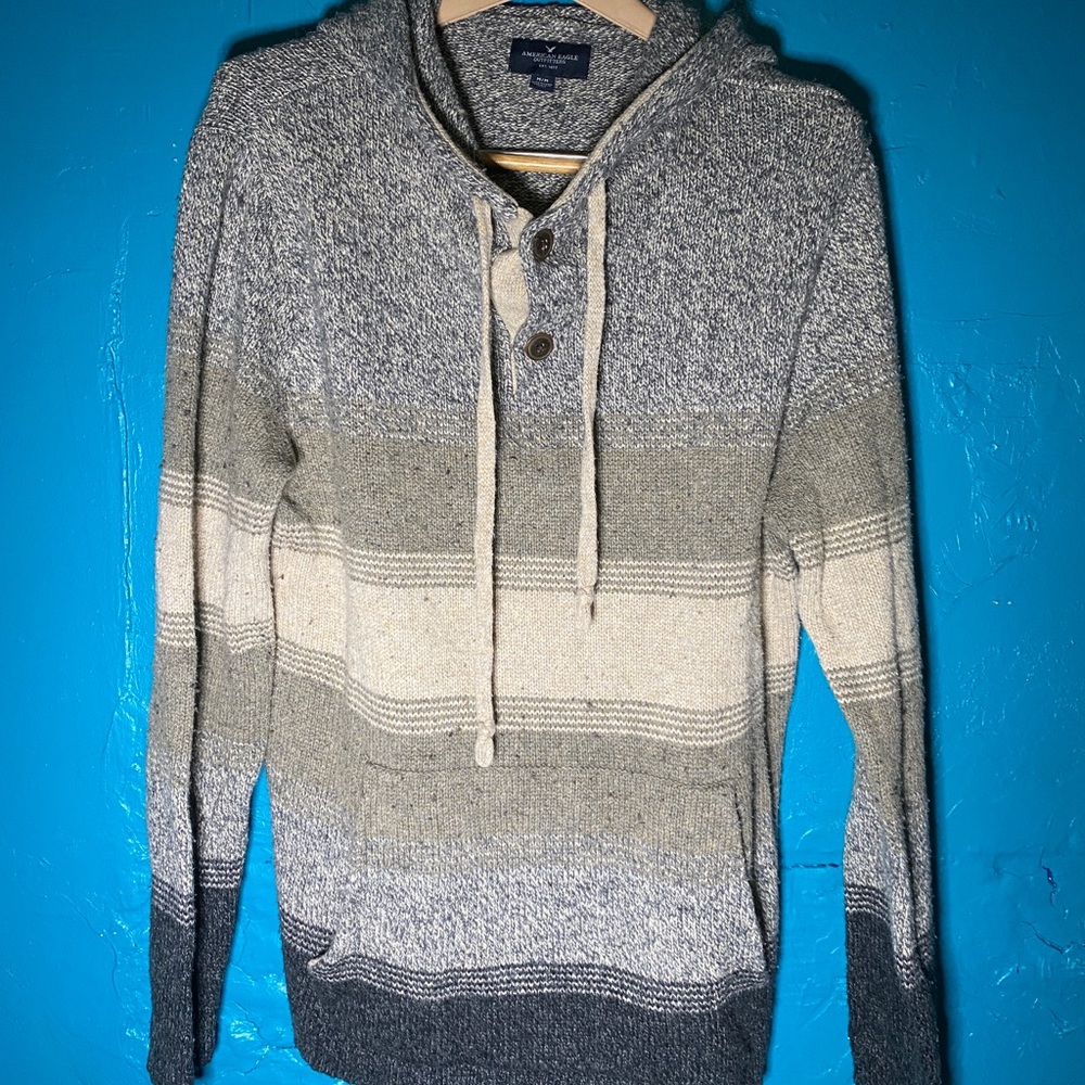 American Eagle sweater